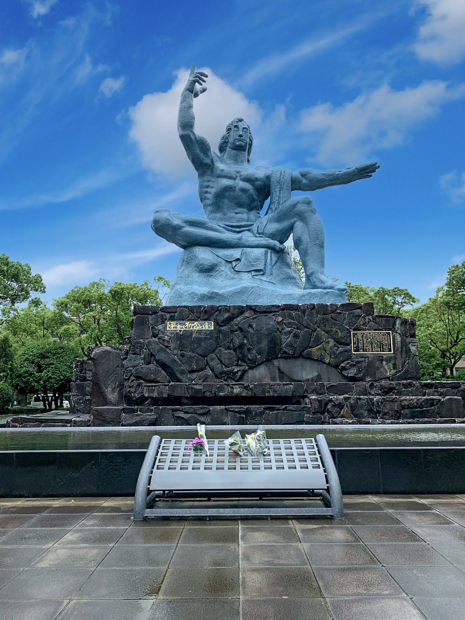 平和記念像